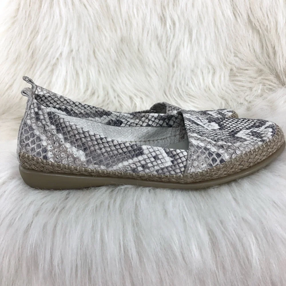 The FLEXX python print espadrilles. Size 8.